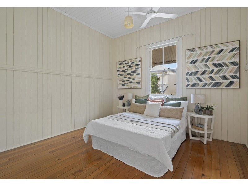 5 Fairview Street, Fairfield QLD 4103