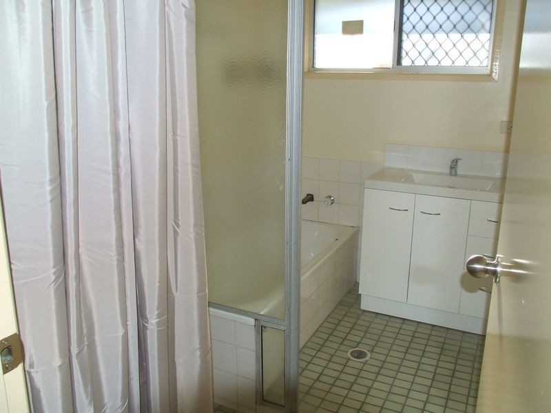 11 Dellwood Street, Nathan QLD 4111