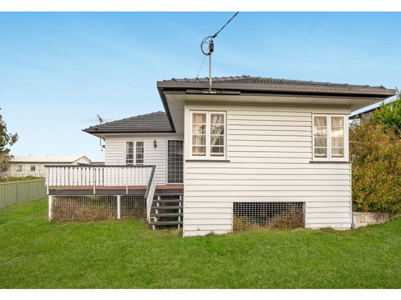 140 Englefield Road, Oxley QLD 4075