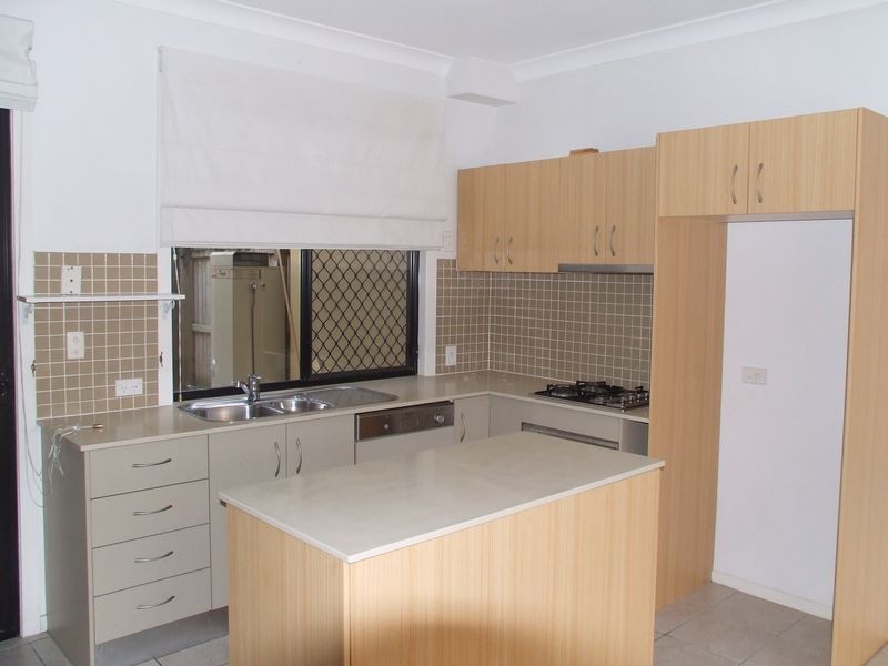 4/12 Simon Street, Yeronga QLD 4104