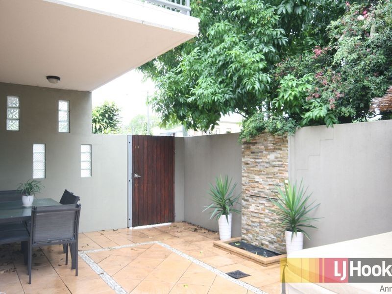 1/127 Ekibin Road, Annerley QLD 4103