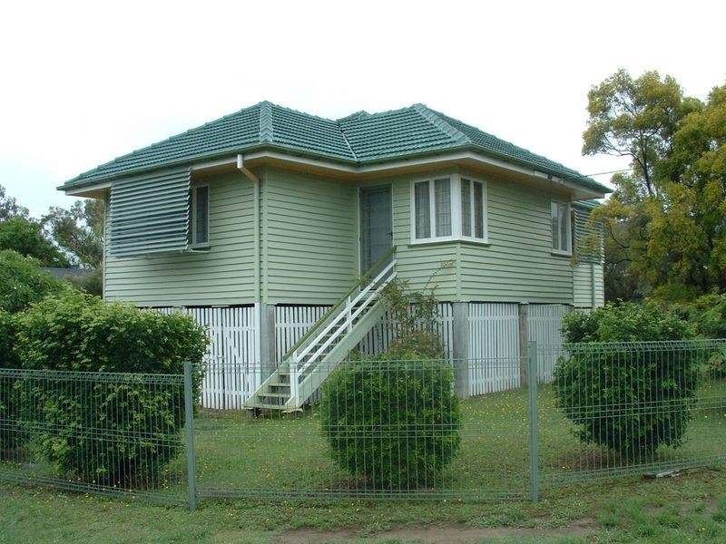 90 Bapaume Street, Holland Park West QLD 4121