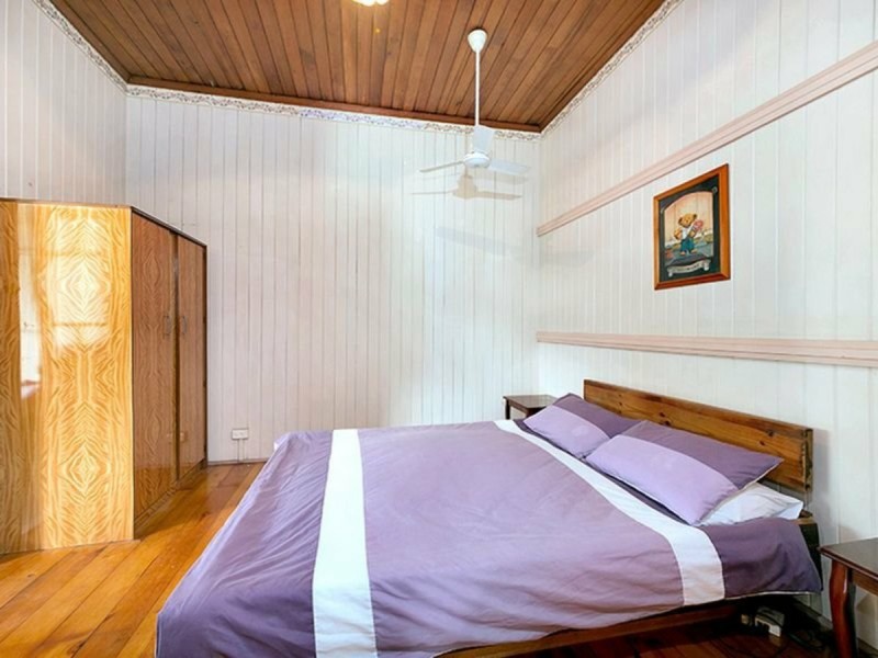 298 Fairfield Road, Yeronga QLD 4104