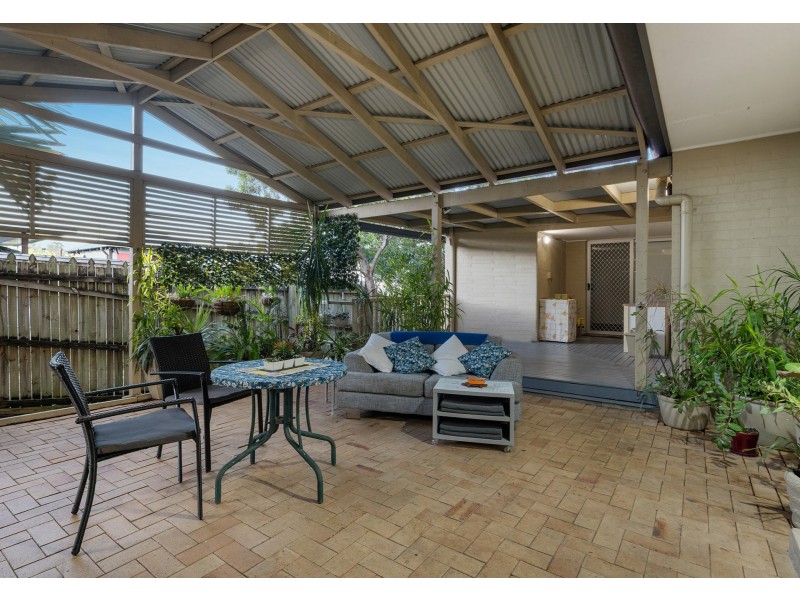 16 Luya Street, Fairfield QLD 4103