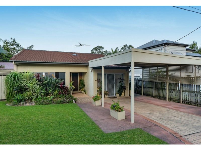 16 Luya Street, Fairfield QLD 4103