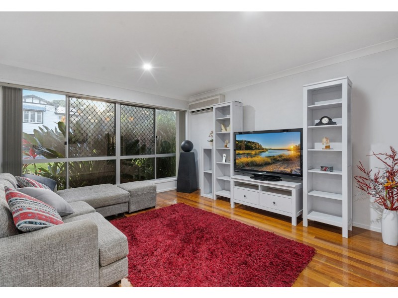 16 Luya Street, Fairfield QLD 4103