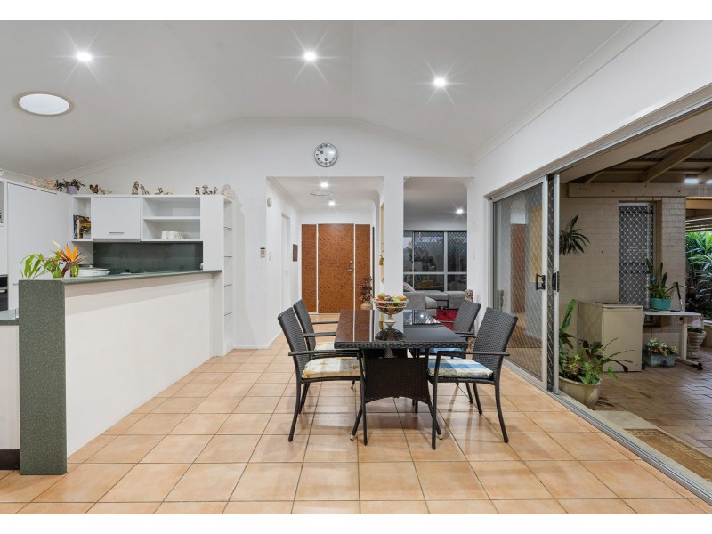 16 Luya Street, Fairfield QLD 4103