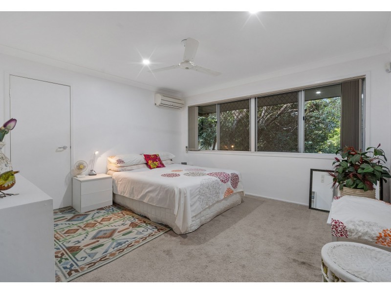 16 Luya Street, Fairfield QLD 4103