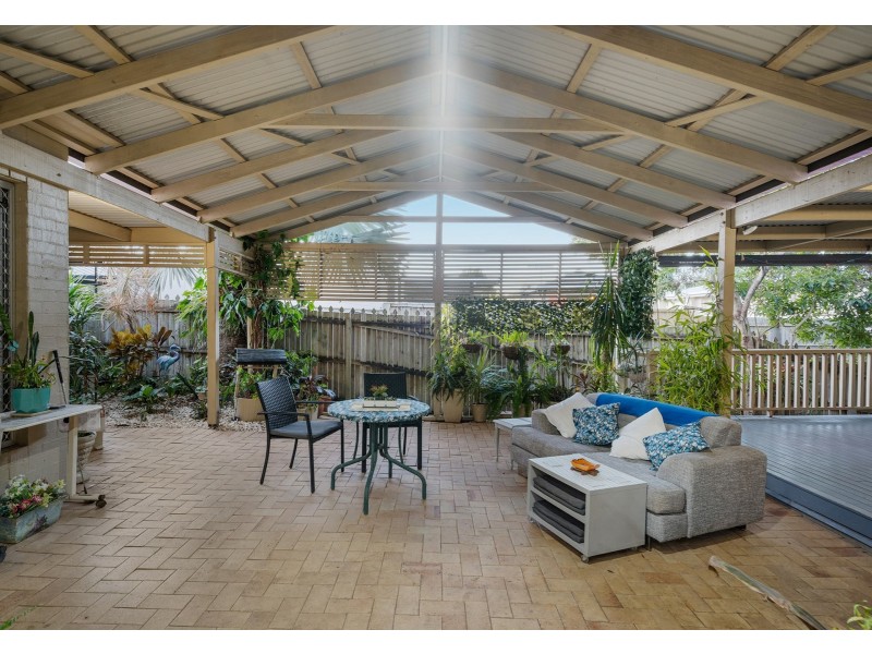 16 Luya Street, Fairfield QLD 4103