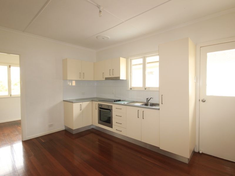 24 Darnley Street, Rocklea QLD 4106