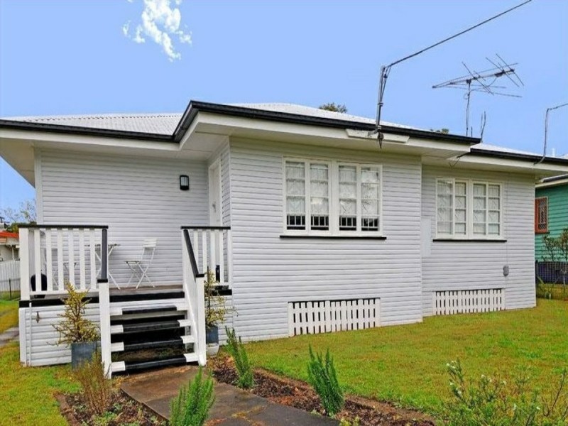 62 Price Street, Oxley QLD 4075