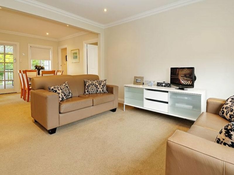 62 Price Street, Oxley QLD 4075