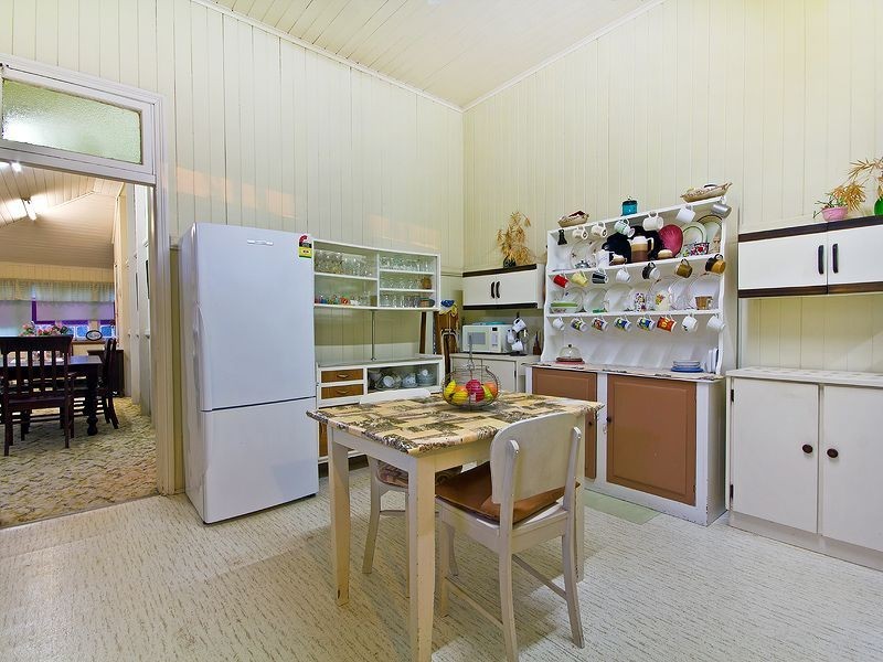 277 Ekibin Road East, Tarragindi QLD 4121