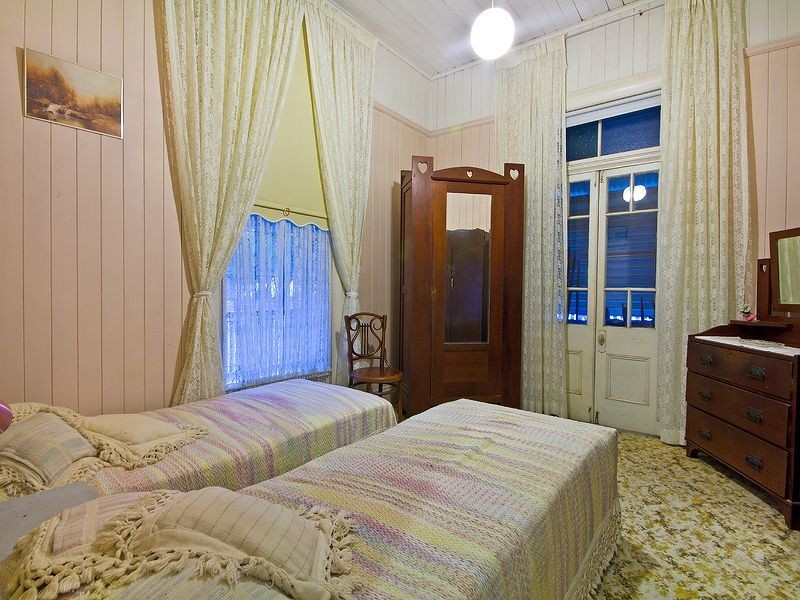 277 Ekibin Road East, Tarragindi QLD 4121