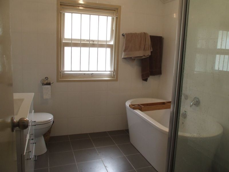 10 Woodville Place, Annerley QLD 4103