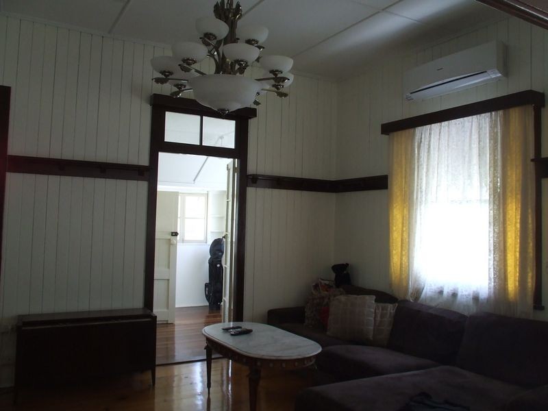 10 Woodville Place, Annerley QLD 4103