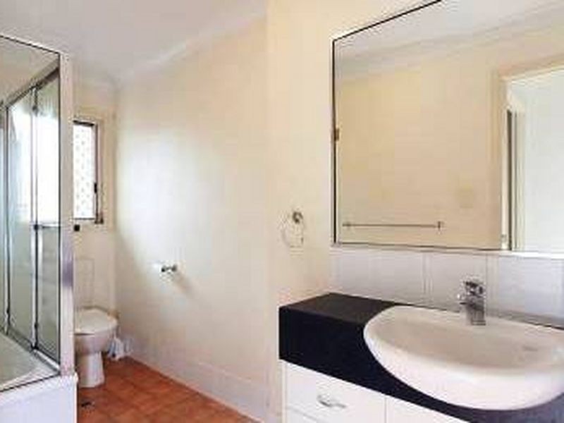 6/18 Baron Street, Greenslopes QLD 4120