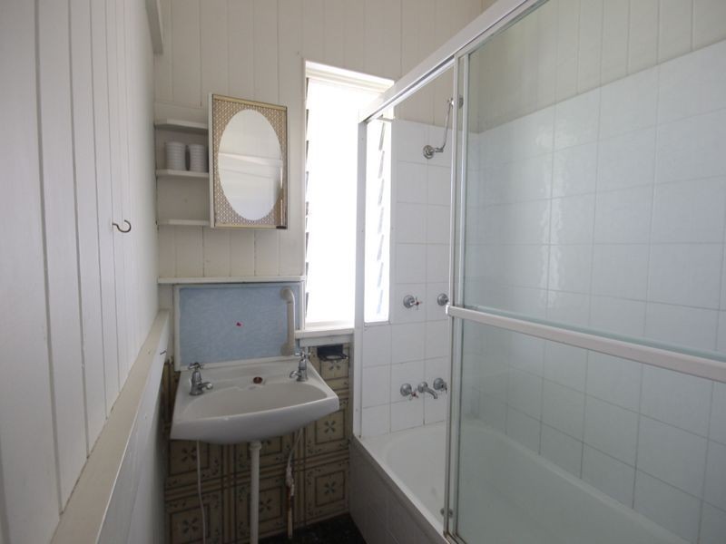 122 Fairfield Road, Fairfield QLD 4103