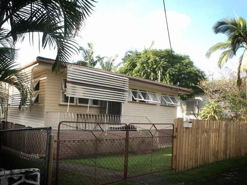 2/11 Louis Street, Annerley QLD 4103