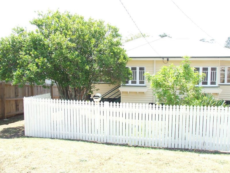 98 Goodwin Terrace, Moorooka QLD 4105