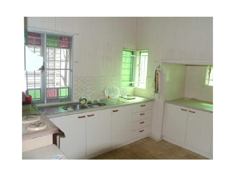 11 Blacket Street, Annerley QLD 4103