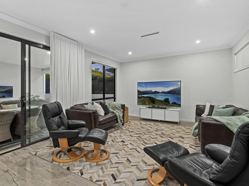 11 Orcades Road, Yeronga QLD 4104