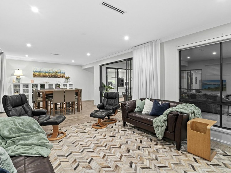 11 Orcades Road, Yeronga QLD 4104