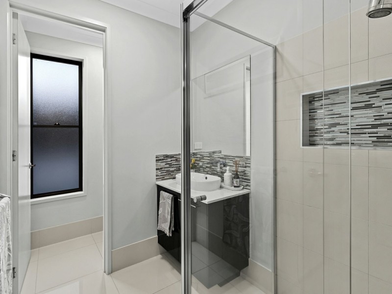 11 Orcades Road, Yeronga QLD 4104