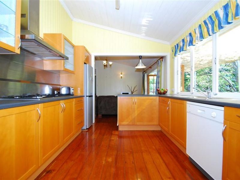 23 Kintore Street, Annerley QLD 4103