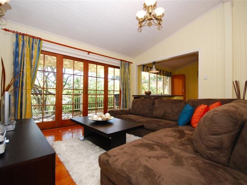 23 Kintore Street, Annerley QLD 4103