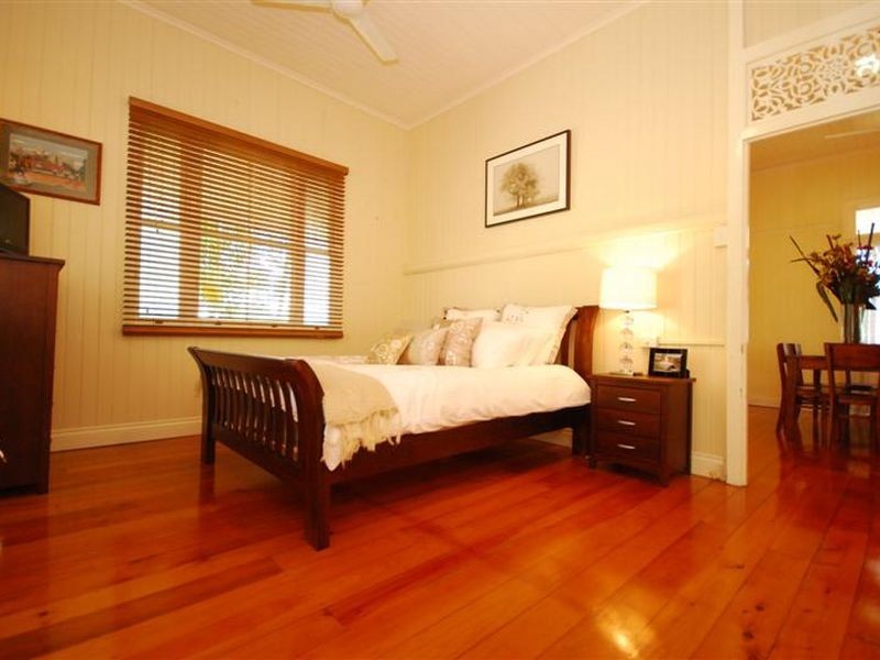 23 Kintore Street, Annerley QLD 4103