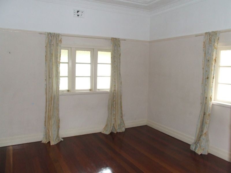 10 Glencoe Avenue, Tarragindi QLD 4121