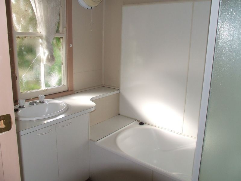 18 Harrowby Street, Corinda QLD 4075