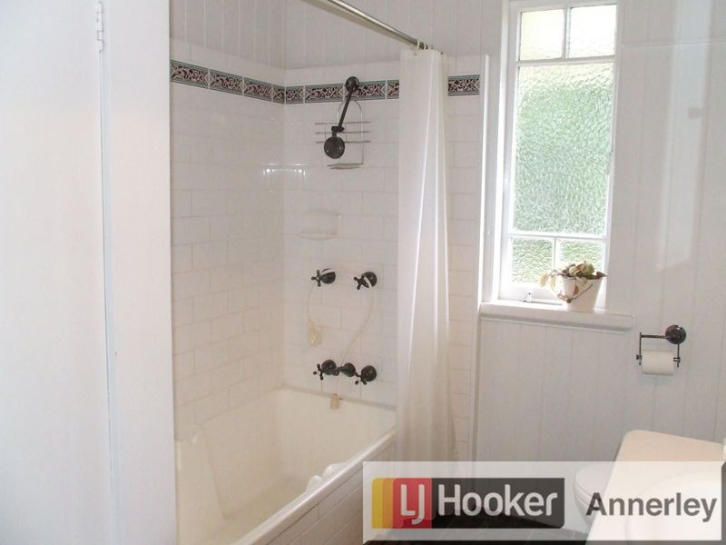 32 Cracknell Road, Annerley QLD 4103