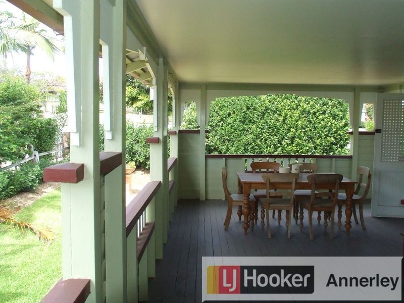 32 Cracknell Road, Annerley QLD 4103