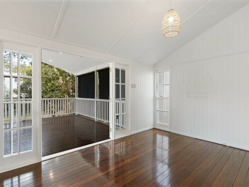 32 Caroline Street, Annerley QLD 4103