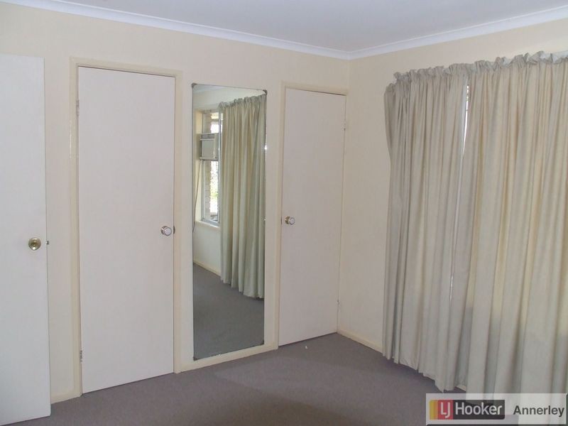 11 Dellwood Street, Nathan QLD 4111