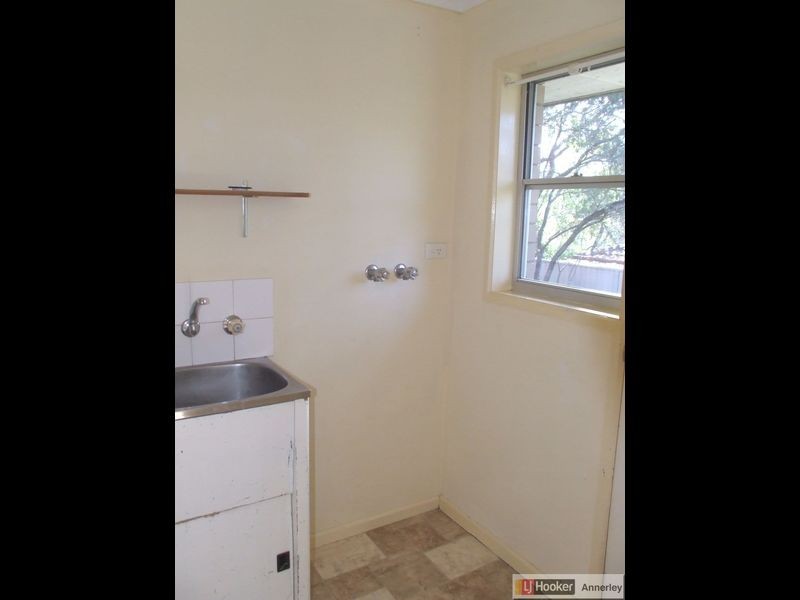 11 Dellwood Street, Nathan QLD 4111