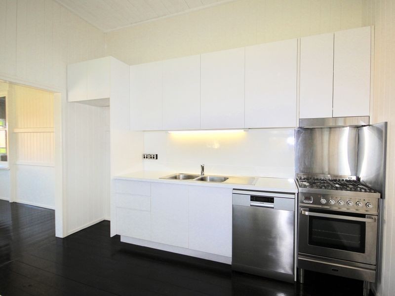 17 Albert Street, Woolloongabba QLD 4102