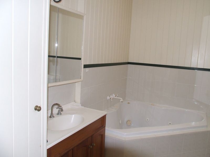 124 Waverley Street, Annerley QLD 4103