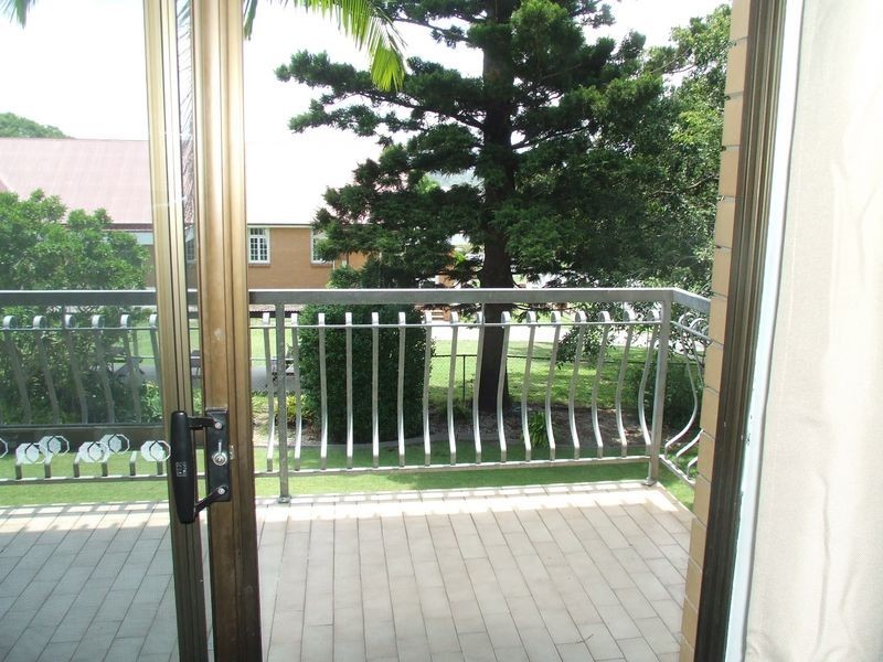 2/32 Gainsborough Street, Moorooka QLD 4105