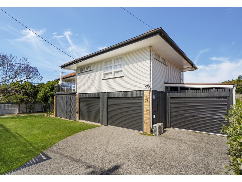 32 Newcastle Street, Fairfield QLD 4103