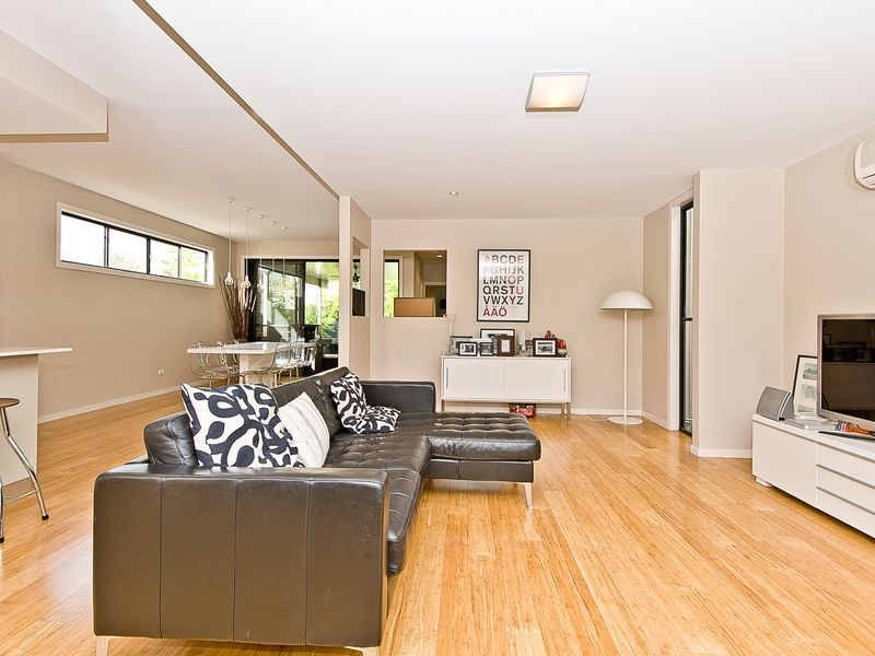 16 Shaftesbury Street, Tarragindi QLD 4121