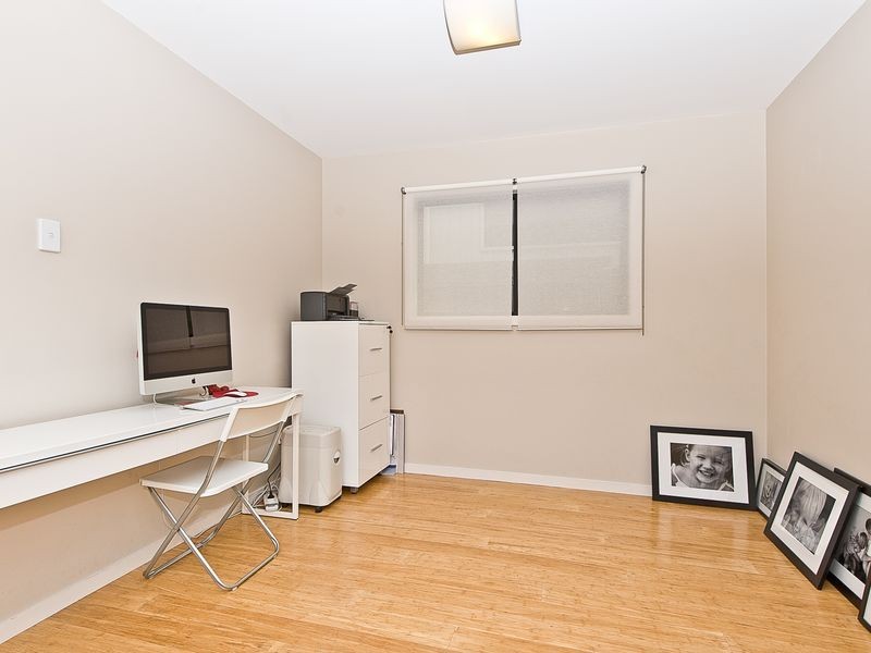 16 Shaftesbury Street, Tarragindi QLD 4121