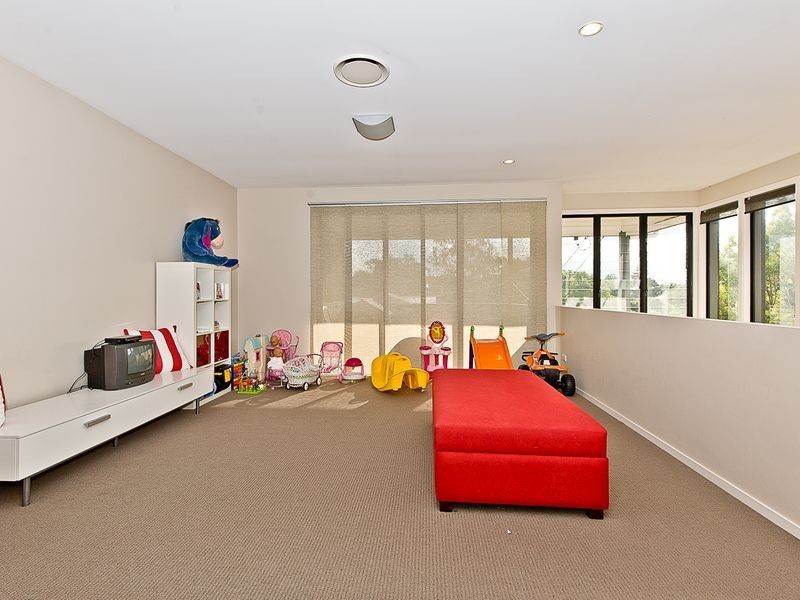 16 Shaftesbury Street, Tarragindi QLD 4121