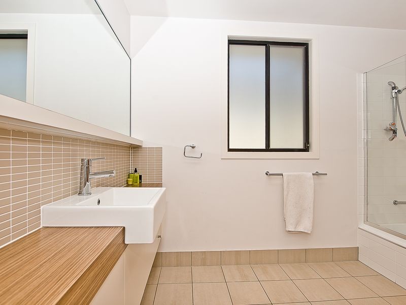 16 Shaftesbury Street, Tarragindi QLD 4121