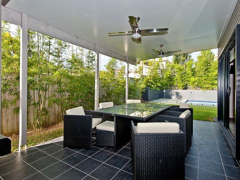 16 Shaftesbury Street, Tarragindi QLD 4121