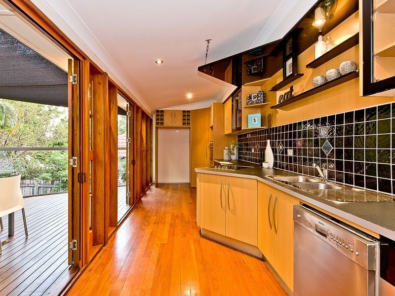 22 Pallaranda Street, Tarragindi QLD 4121