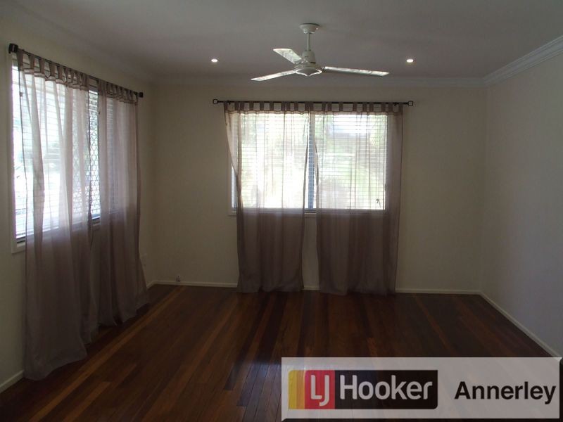 1/7 Woodville Place, Annerley QLD 4103
