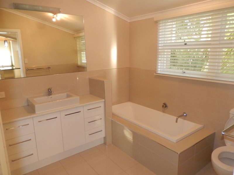 23 Harrogate Street, Woolloongabba QLD 4102